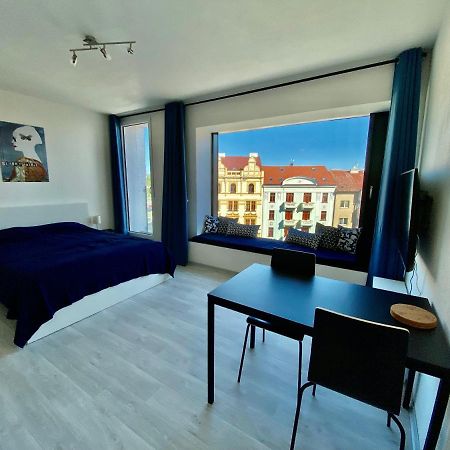Cozy Studio With Garage In The City Center Plzeň Exteriör bild